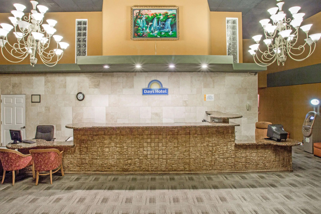 The Grand Inn Peoria