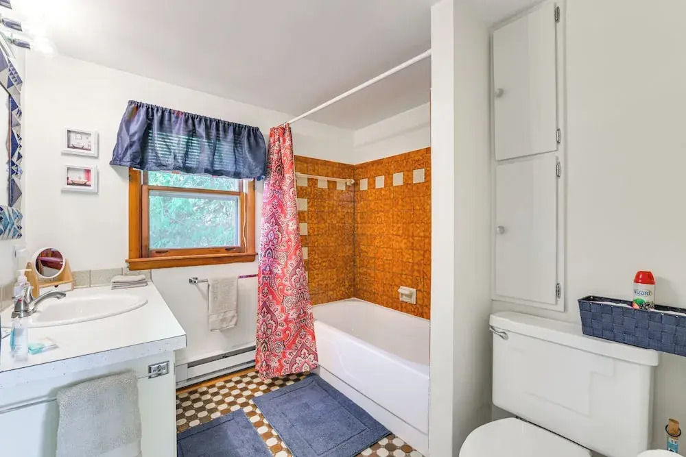 Cozy Apt < 1 Mi Near Lake Huron & Mackinac Island!