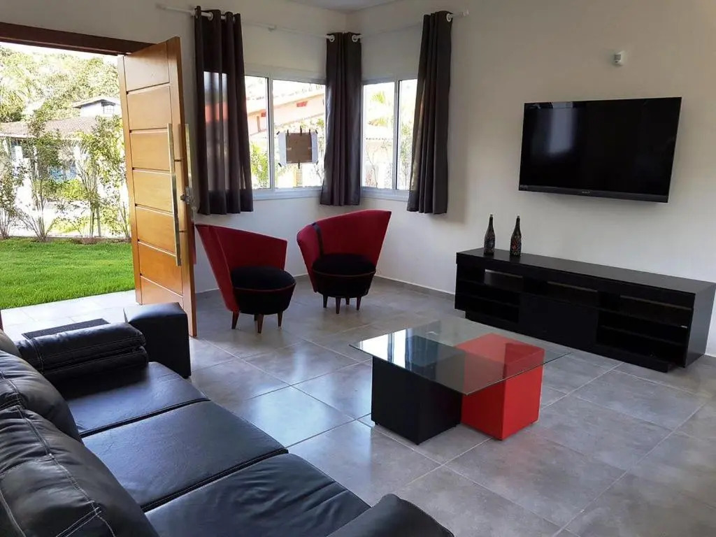 Bertioga, Praia Guaratuba, Costa do Sol - Ampla casa, nova, 4 suítes c/piscina