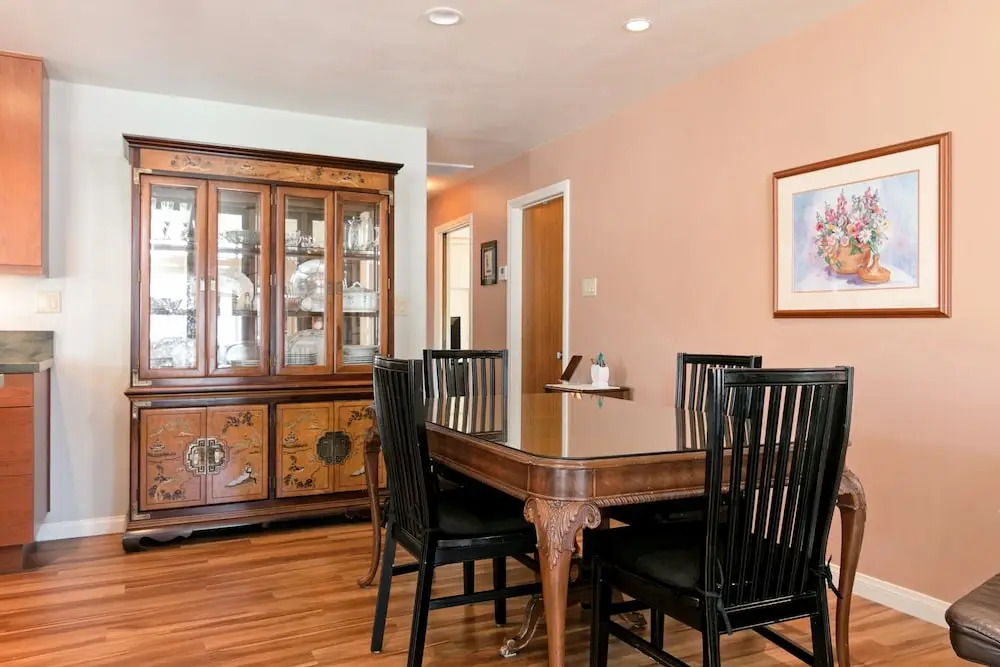 3772 Ventura - 1 Bedroom Duplex