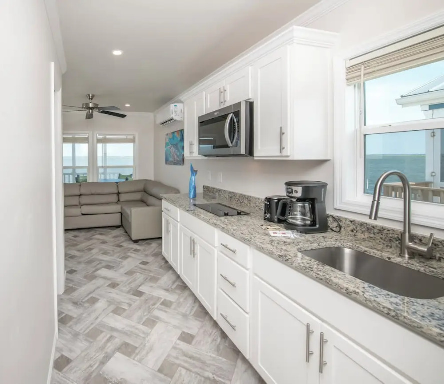 Blufin Bungalows & Marina