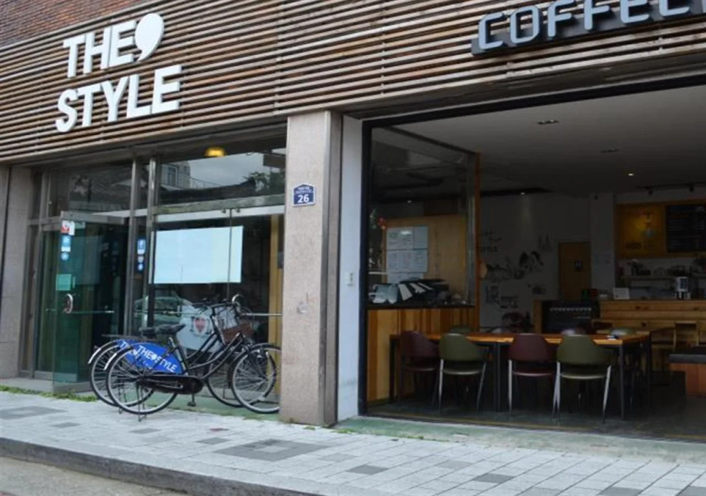 The Style Capsule Guesthouse - Hostel
