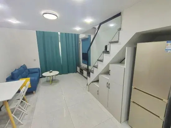Duben Xiong Rizu Apartment