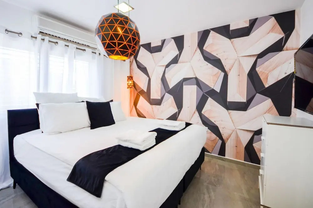 YalaRent Green Garden Villa with Private Pool