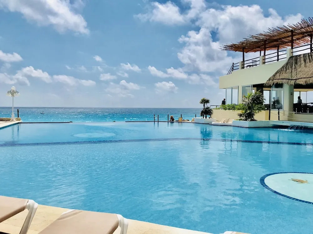 BOF Apartments Cancun