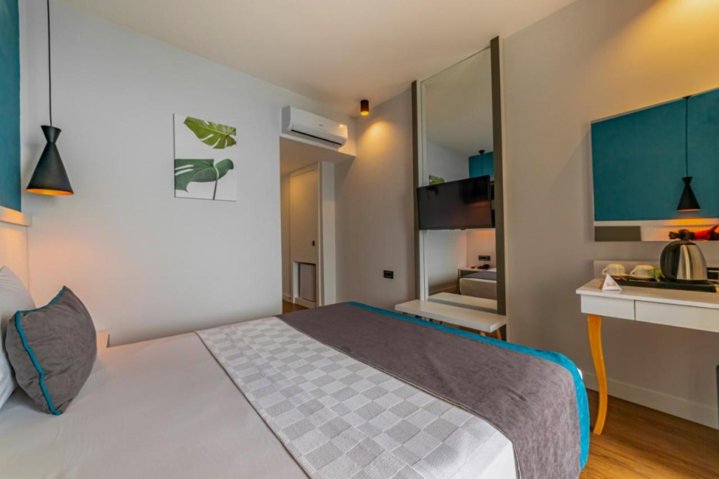 Tema 242 Hotel