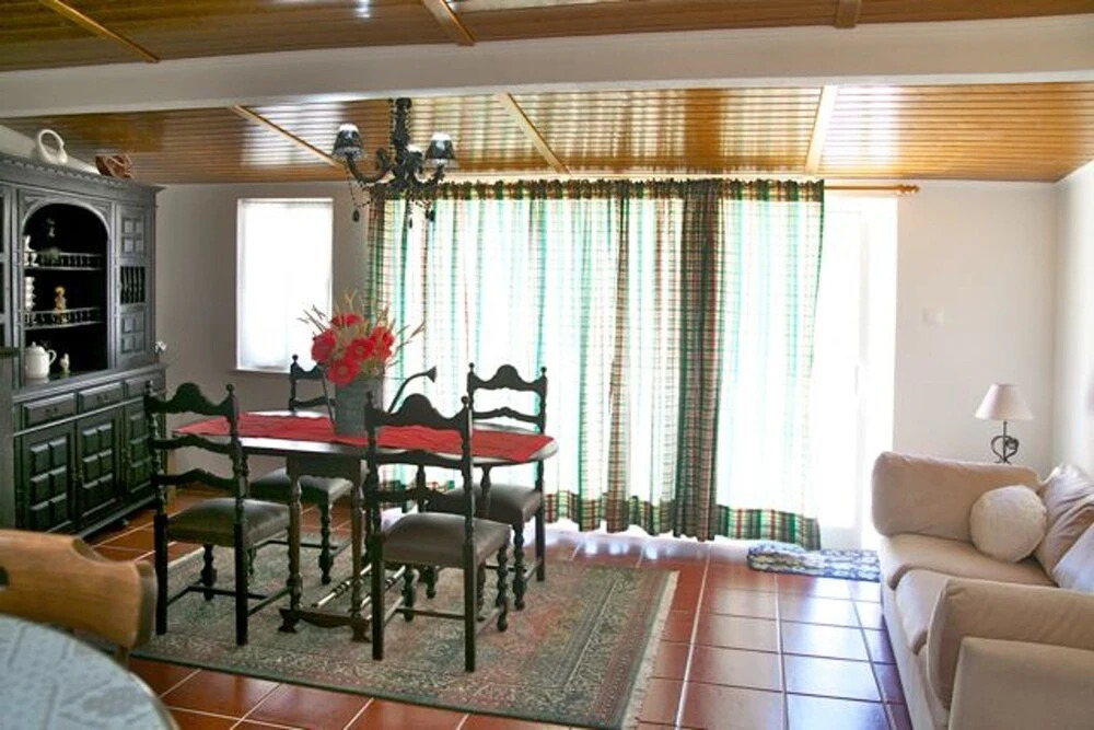 House With 3 Bedrooms in Salir de Matos, With Furnished Garden - 25 km