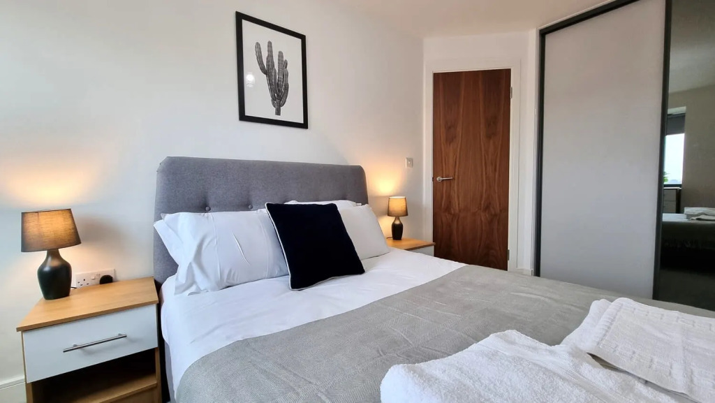 Luxury 1 bed apartment 10 mins to Bham City Centre