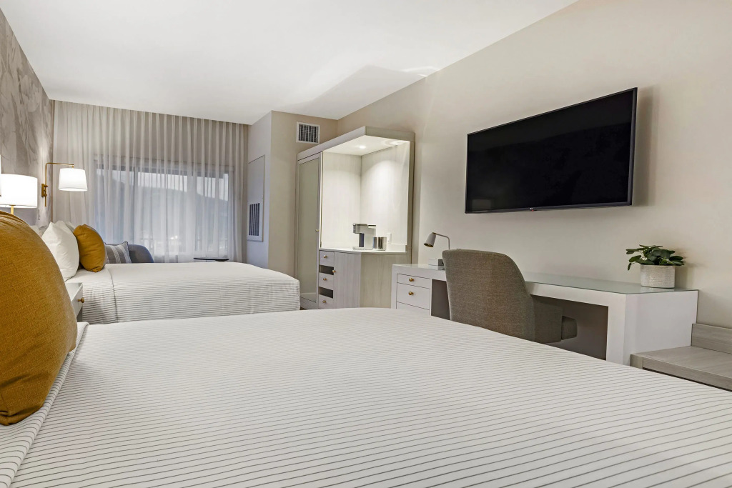 Cambria Hotel & Suites Plymouth