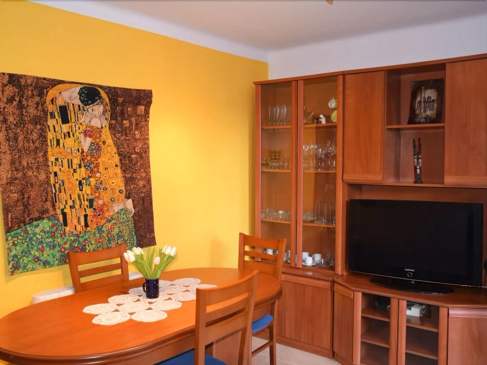 Apartament escoles atic