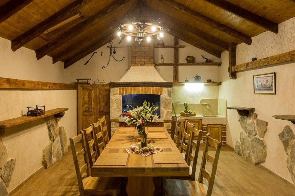 Villa Falcon Rook
