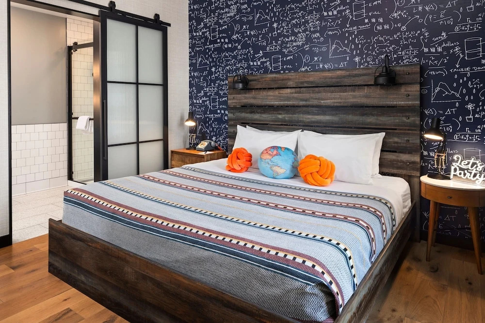 Moxy Madison Downtown