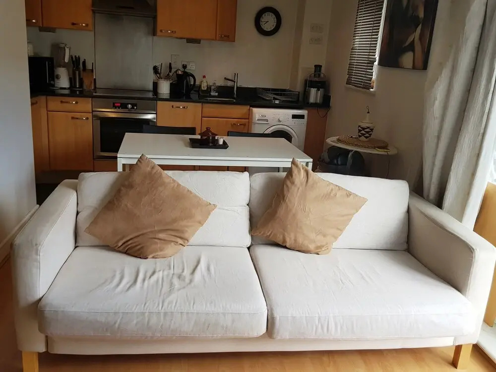 Double Room & Private Bathroom