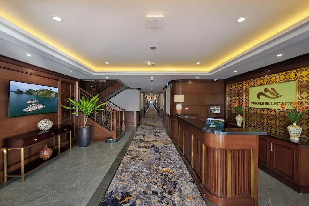 Paradise Legacy Cruise Halong