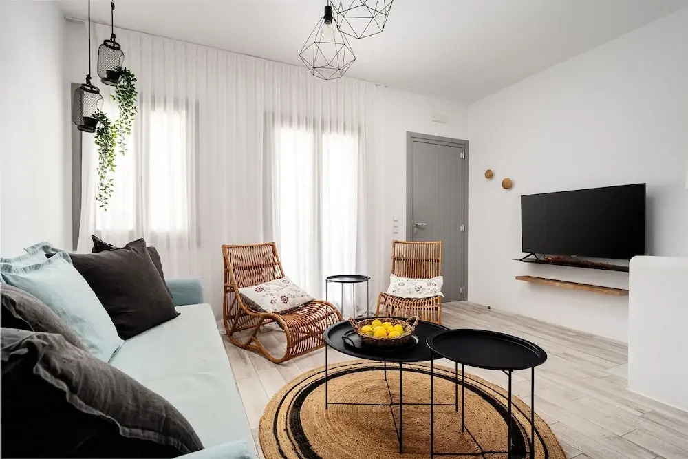 Villa Karla, Beachside Bliss in Agios Prokopios