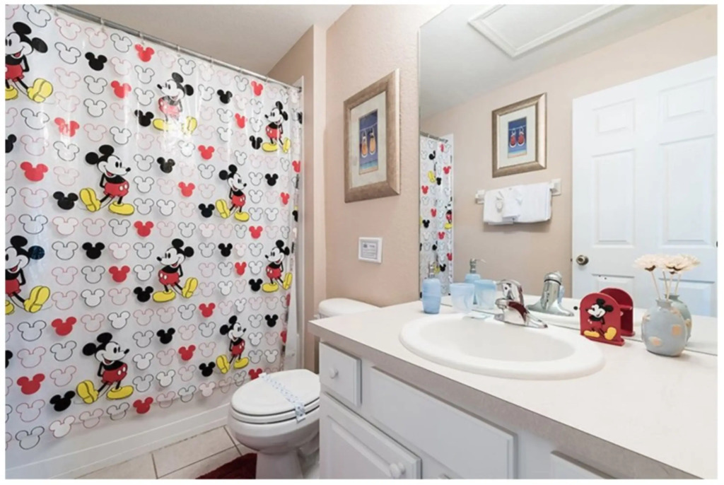 3 BR 2 Miles to Disney Pool Free Wifi and More