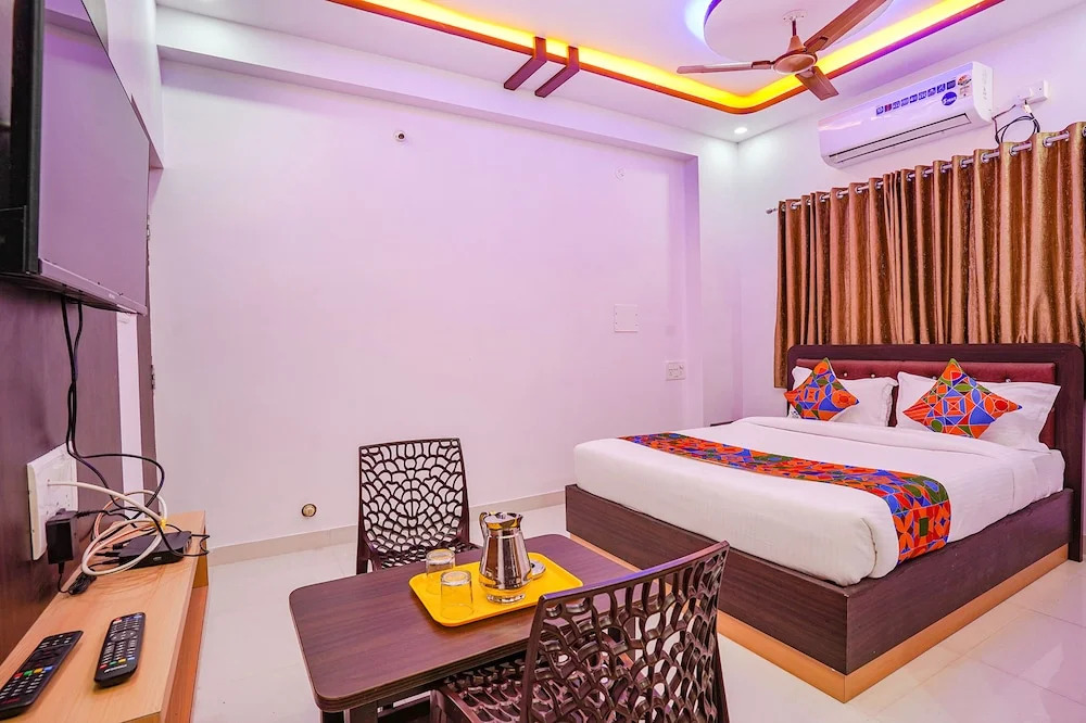 Fabhotel Sri Ram Comforts