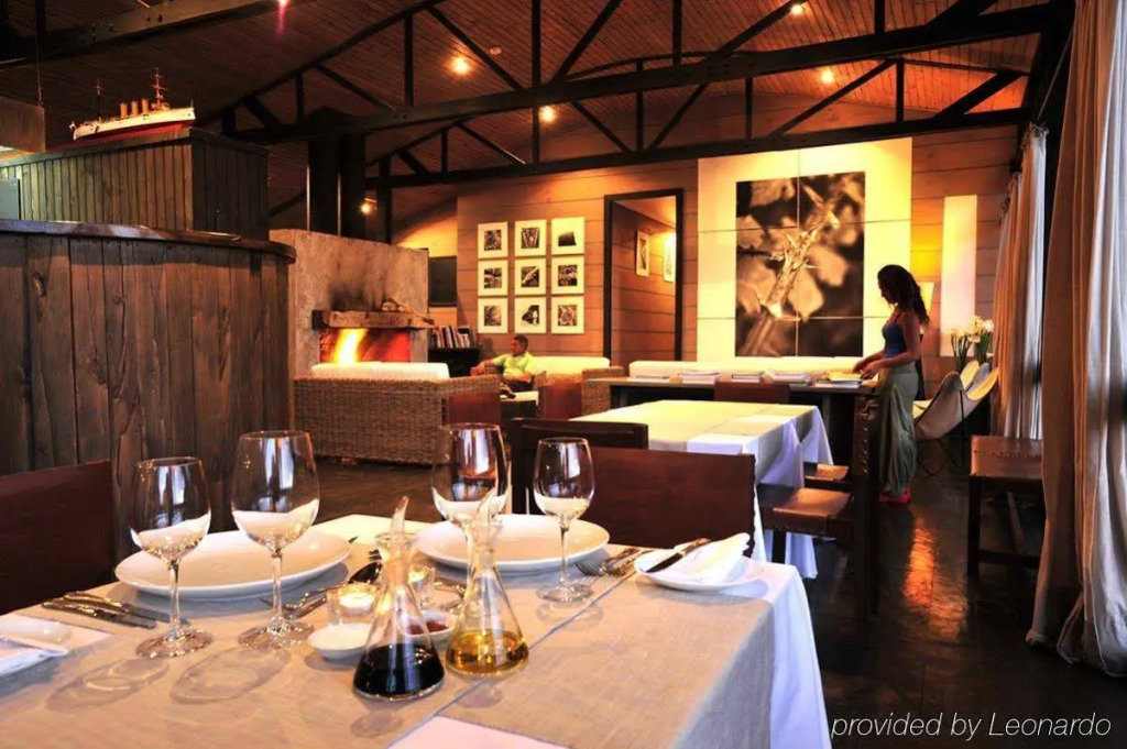 Crusoe Island Lodge