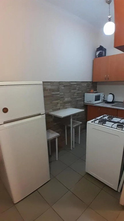 2 bedroom apartment on Ploshcha Rynok