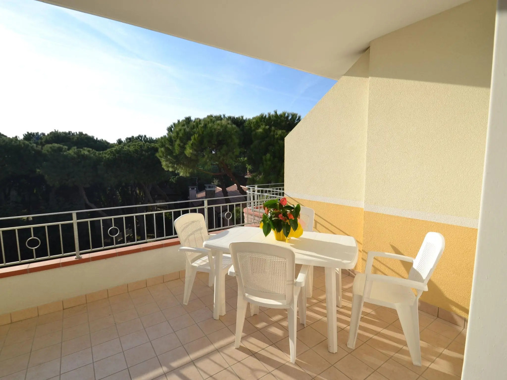 Spacious Apartment in Rosolina Mare near Beach