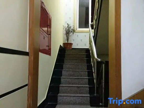 Xiangshan julongwan Hotel