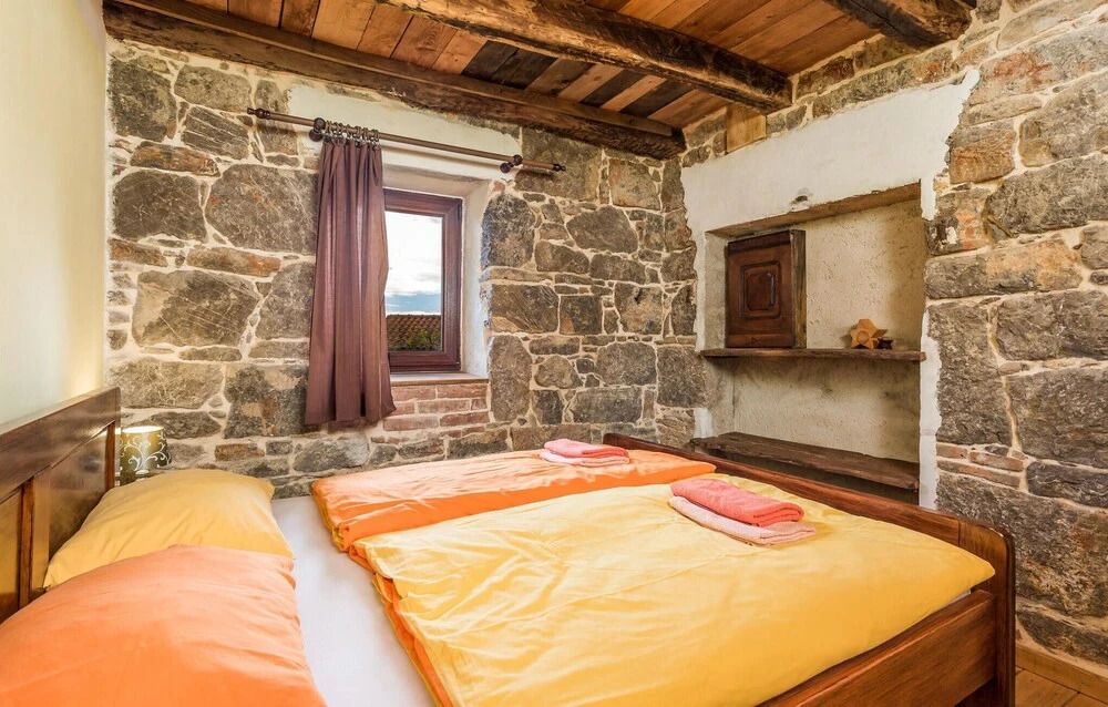 Nice Home in Veprinac with Outdoor Swimming Pool, Hot Tub & 5 Bedrooms