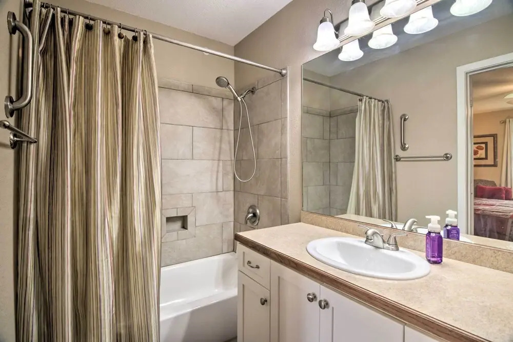 Branson Resort Condo w/ Scenic Patio & Pool Access