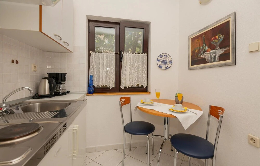 Awesome Home in Makarska With Wifi and 3 Bedrooms