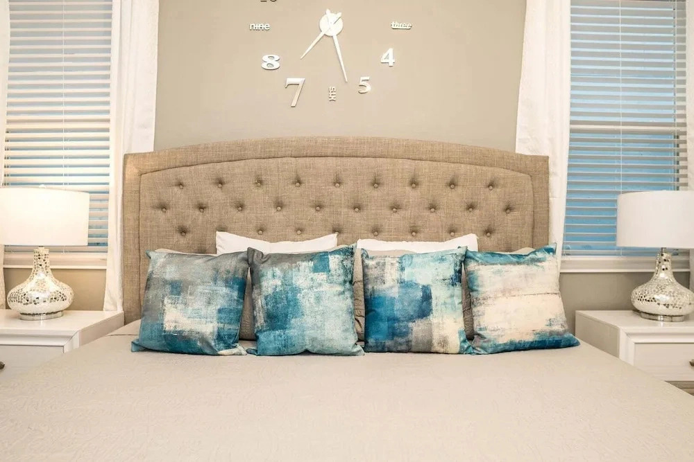 Disney Decorated Home 8min to Disneyworld Pool/spa Sleeps 22 104