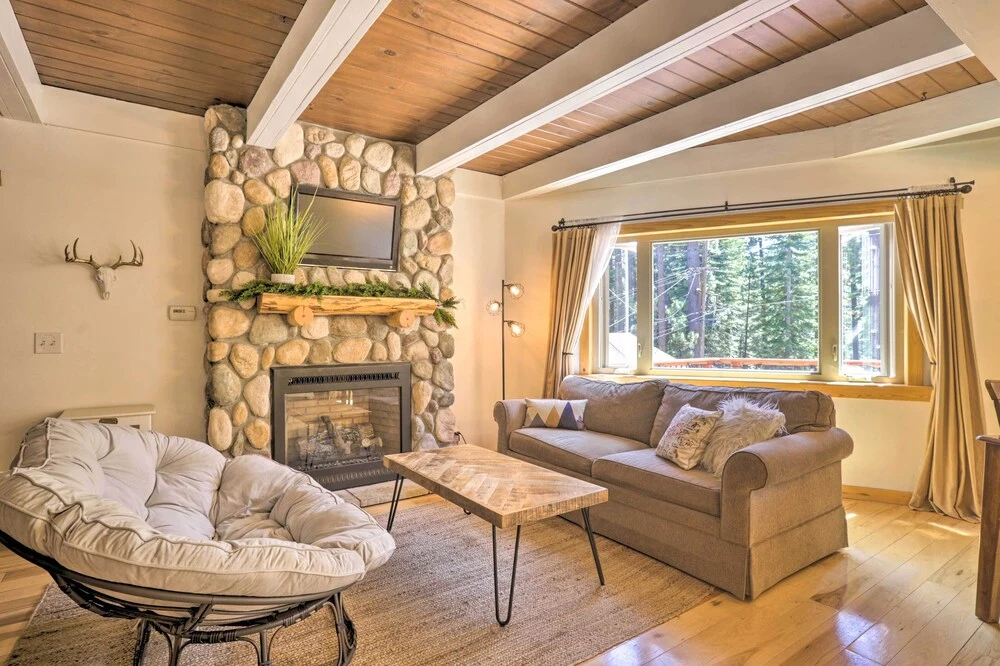 South Lake Tahoe Chalet w/ Hot Tub: By Ski & Golf!