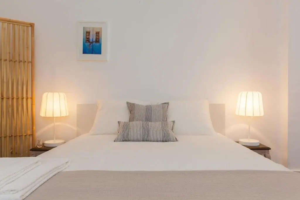 Typical Light Filled Graça Apartment, By TimeCooler