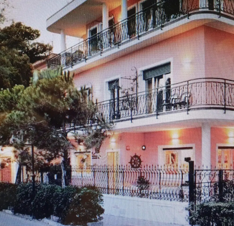 Monterosso Apartments