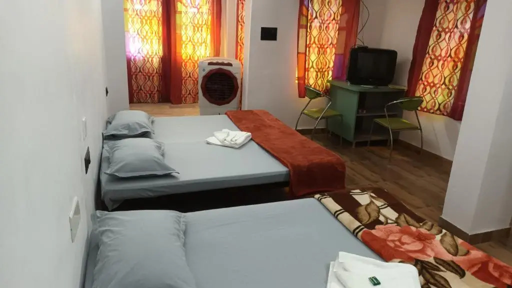 Jag Niwas Guest House & pure veg restaurant