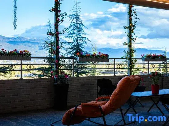Youbai · Smart Luxury Vacation Homestay (Jianchuan Ancient Town)