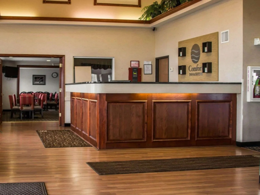 Comfort Inn & Suites Dimondale - Lansing