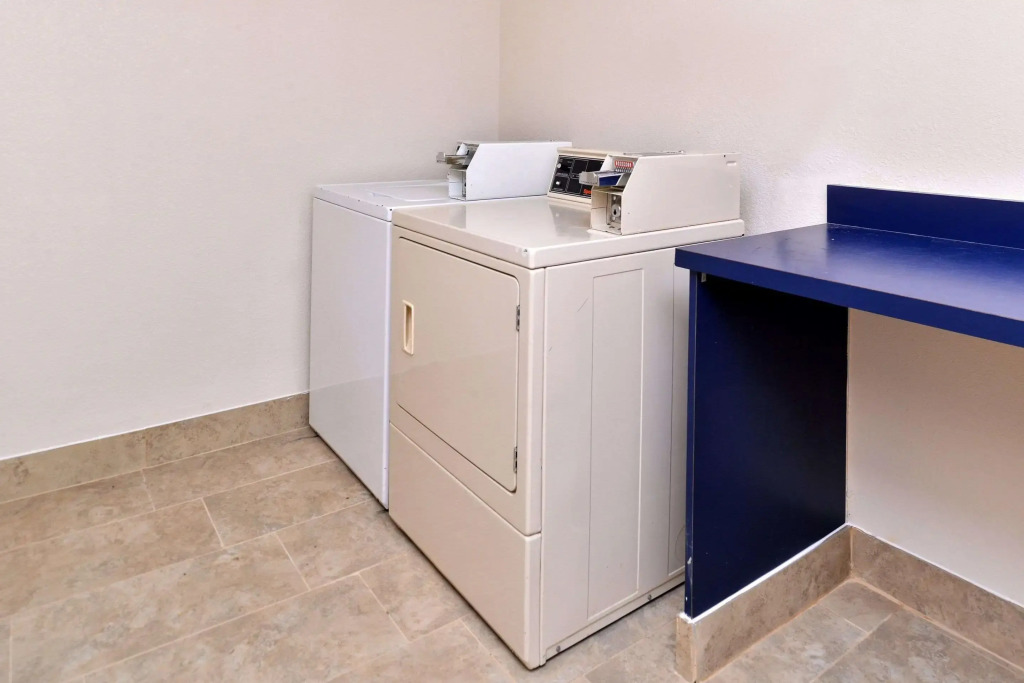 Quality Inn & Suites Matteson near I-57