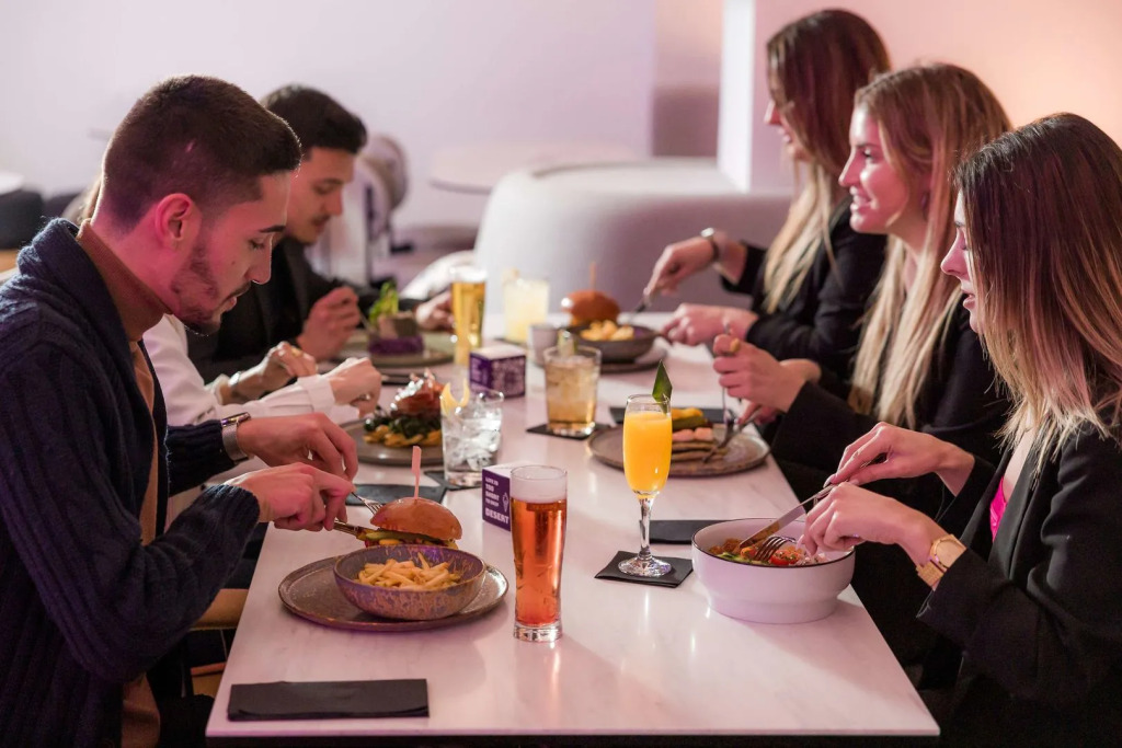 YOTEL Porto