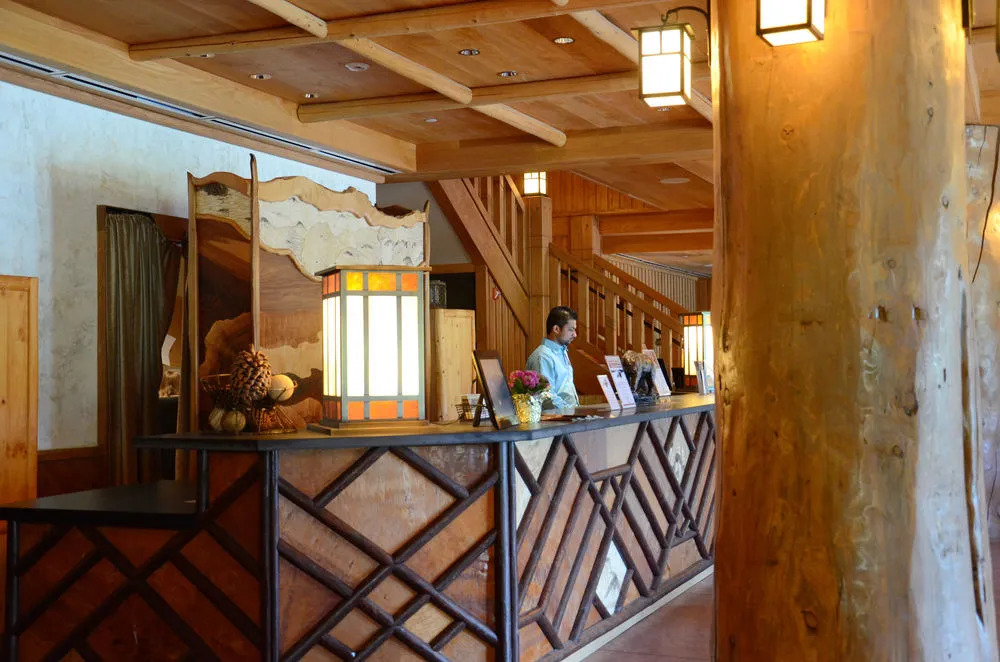 Bear Mountain Inn and Overlook Lodge