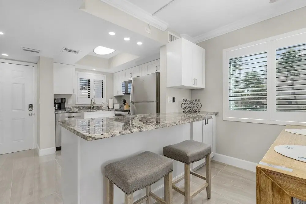 Seaside 101: Oceanview 2br/2ba Condo With Pool, Steps To Beach 2 Bedroom Condo