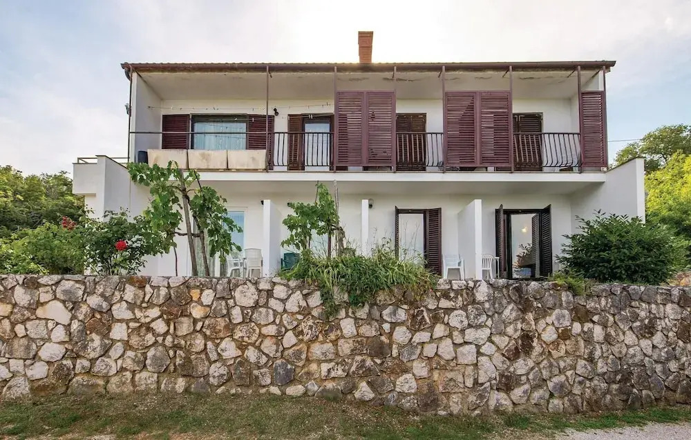 Stunning Home in Brsec With Wifi and 2 Bedrooms