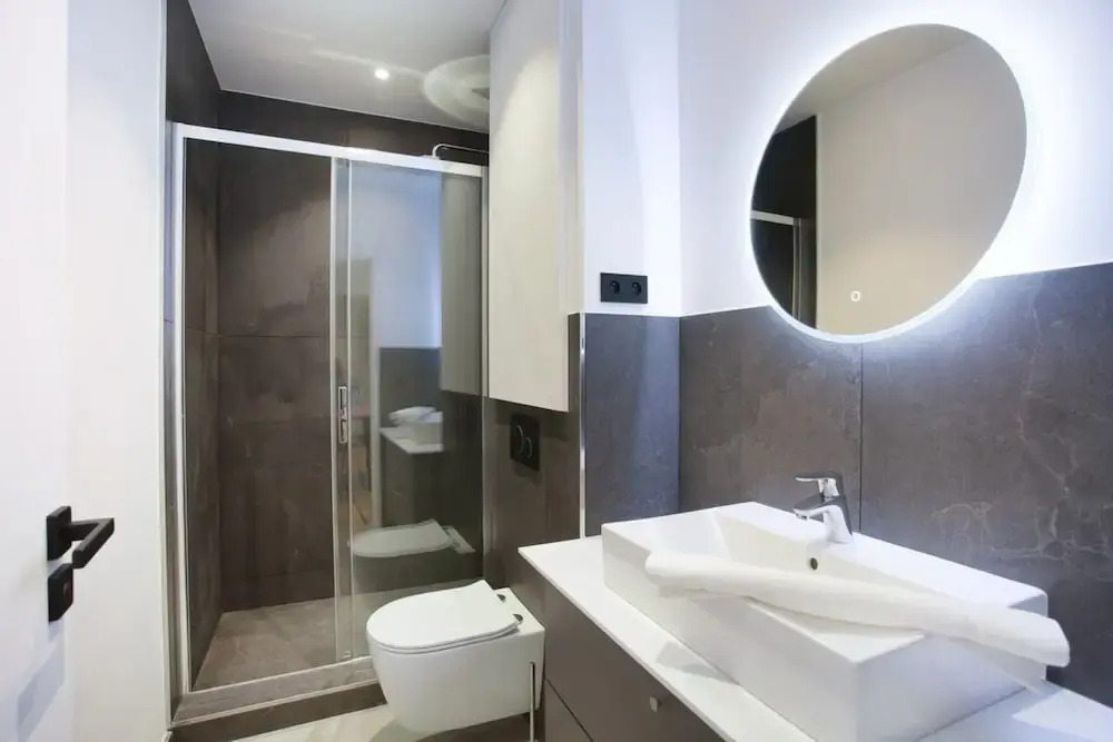 Elegant Apartment at the Palais Royal Opera