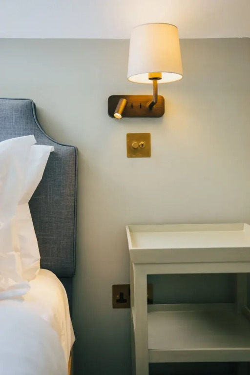 The Bottle & Glass Inn - Book All 3 Rooms