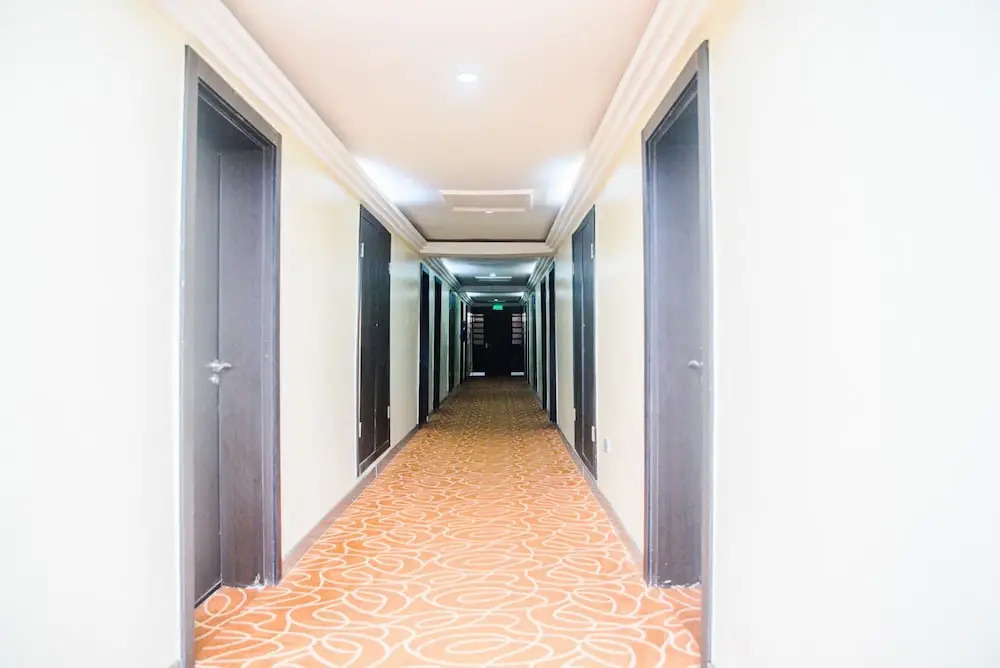 Royalbirds Hotel & Towers