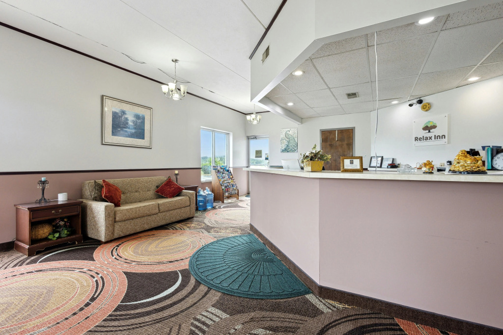 Relax inn by OYO Greeneville Near Hwy US-321