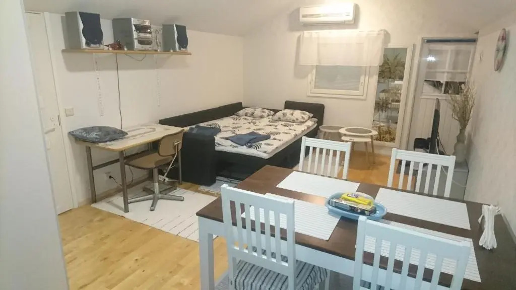 Arctic River Apartment