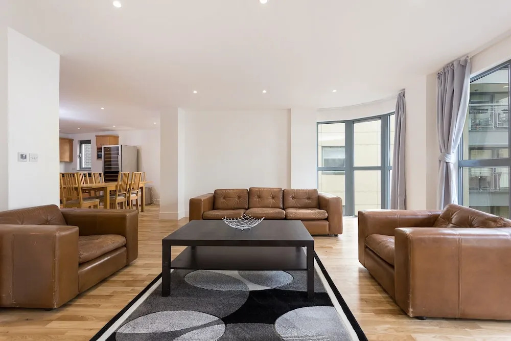 Spacious Flat With View of the Shard