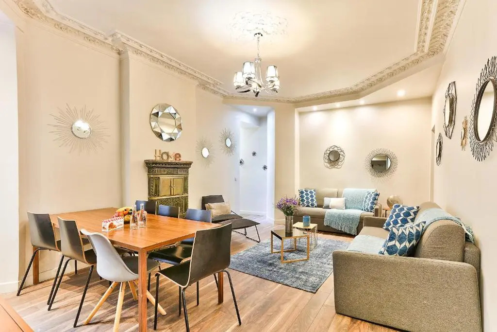 57 - Luxury Parisian Home Sebastopol 1
