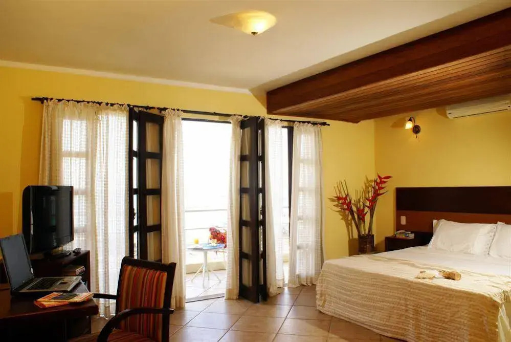 Solar do Carmo Suites & Apartments