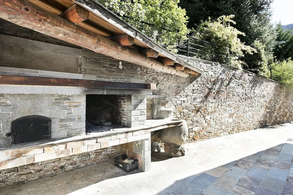 Luderna - Casa con jardín Montcorbison