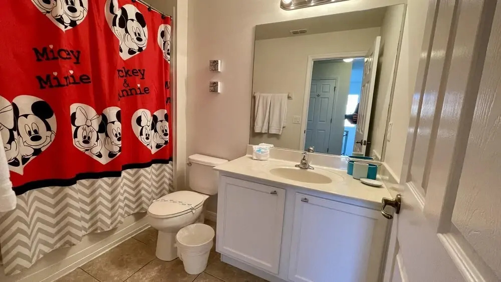 Cozy 4 Bedroom w Pool Close to Disney 4562